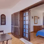 Frederique Villa