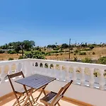 Frederique Villa